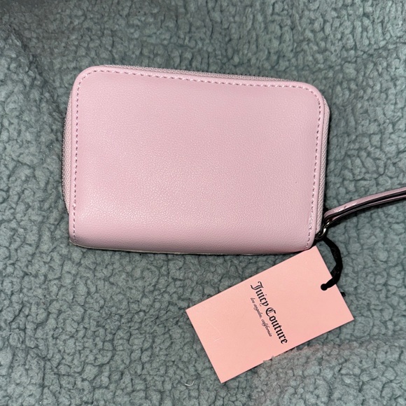 Juicy Couture -NWT Cream &Pink  Velvet Wallet - Picture 3 of 12